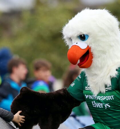 Connacht mascot Eddie the Eagle interacts with a young fan 8/9/2018