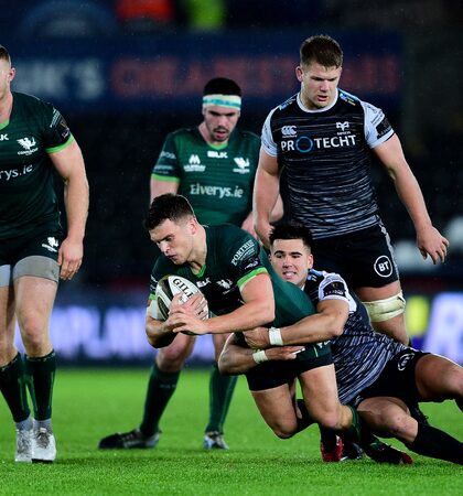 Tom Farrell is tackled by Tiaan Thomas-Wheeler 2/11/2019