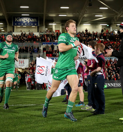 Kieran Marmion scores a try despite Paddy Butler 21/9/2019