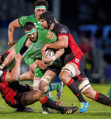 Ross Ford and Fraser McKenzie tackle Andrew Browne 7/4/2017