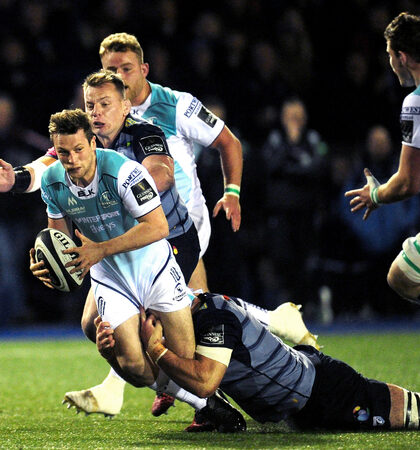 Jack Carty is tackled by George Earle 24/11/2017