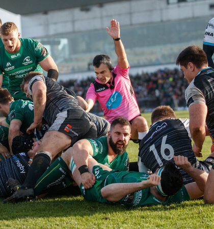 Referee Marius Mitrea awards Connacht their sixth try scored by Tom McCartney 2/3/2019