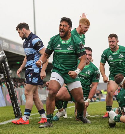 Bundee Aki celebrates after Gavin Thornbury scored his sides second try 13/4/2019