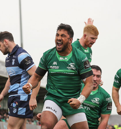 Bundee Aki celebrates after Gavin Thornbury scored his sides second try 13/4/2019