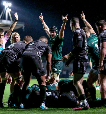 Eoghan Masterson celebrates Paul Boyle's try 11/10/2019