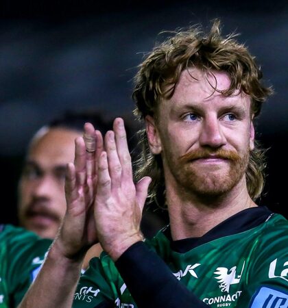 Ben O'Donnell applauds the fans after the game 3/9/2021