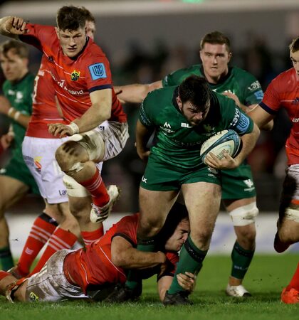 Chris Farrell and Gavin Coombes tackle Matthew Burke 1/1/2022