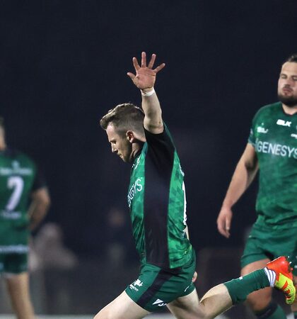 Jack Carty kicks a penalty 26/3/2022