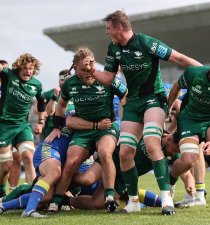 Connacht players celebrate their third try scored by Eoghan Masterson 21/5/2022