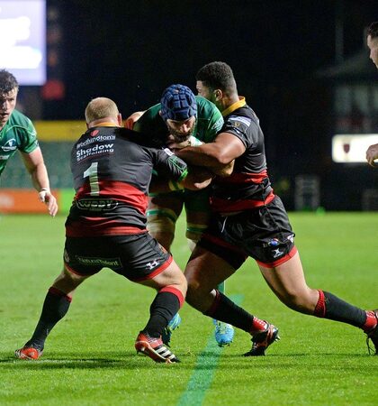 John Muldoon is tackled by Leon Brown and Brok Harris 15/9/2017